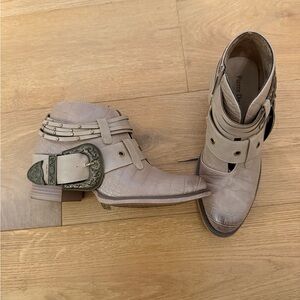 Pierre Dumas Western Bootie 6.5